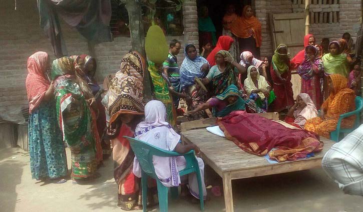 মেহেরপুরে করোনার উপসর্গ নিয়ে ভ্যানচালকের মৃত্যু মেহেরপুরে করোনার উপসর্গ নিয়ে ভ্যানচালকের মৃত্যু