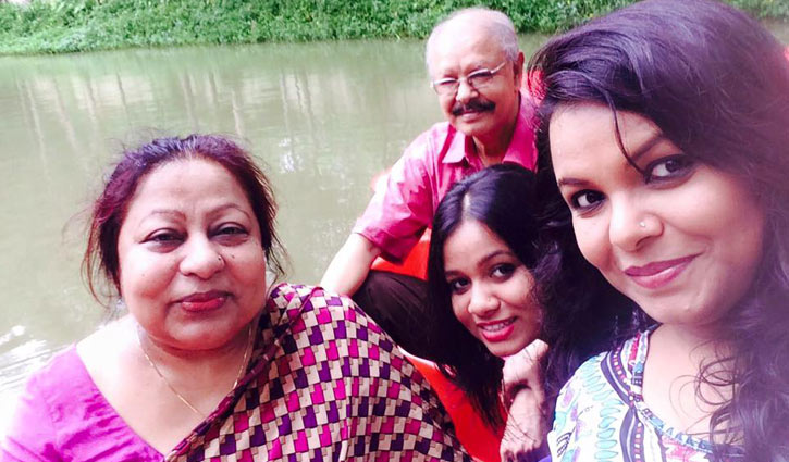 ‘জীবনের কঠিন সময়ে মা অনেক কঠিন হয়েছিলেন’