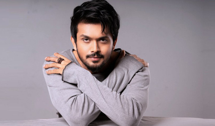 নায়ক নয়, গায়ক হয়ে আসছেন শুভ