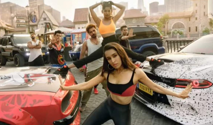 শীর্ষে ‘ইলিগ্যাল ওয়েপন’ শীর্ষে ‘ইলিগ্যাল ওয়েপন’