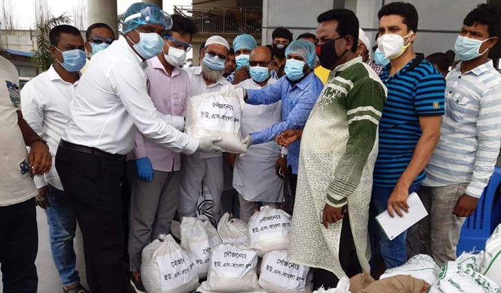 ইউএস-বাংলার ঈদ উপহার পেলো ৫ হাজার পরিবার ইউএস-বাংলার ঈদ উপহার পেলো ৫ হাজার পরিবার