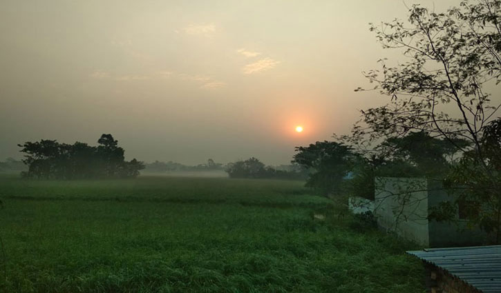 দক্ষিণাঞ্চলে দিনে গরম আর রাতের ঠাণ্ডা হাওয়ায় শীতের আগমনী বার্তা দক্ষিণাঞ্চলে দিনে গরম আর রাতের ঠাণ্ডা হাওয়ায় শীতের আগমনী বার্তা