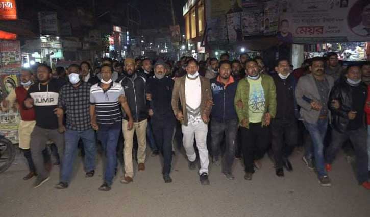 বঙ্গবন্ধুর ভাস্কর্য ভাঙার প্রতিবাদে জামালপুরে বিক্ষোভ মিছিল বঙ্গবন্ধুর ভাস্কর্য ভাঙার প্রতিবাদে জামালপুরে বিক্ষোভ মিছিল