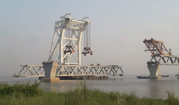 আজ বসবে পদ্মা সেতুর ৩৮তম স্প্যান আজ বসবে পদ্মা সেতুর ৩৮তম স্প্যান