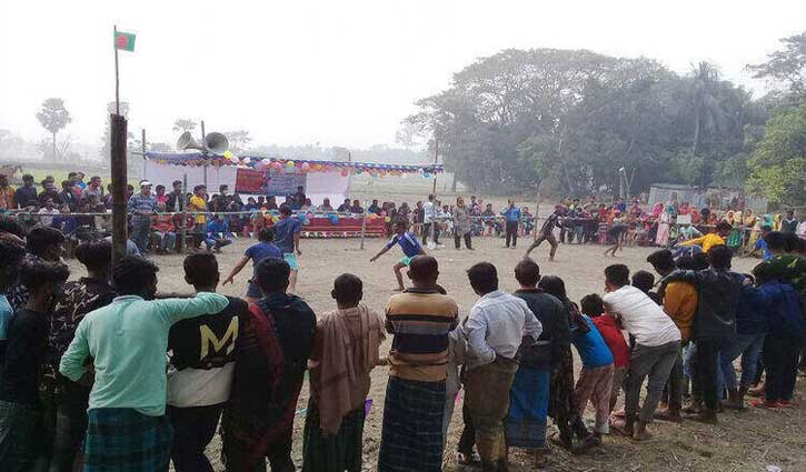 নরসিংদীতে ঐতিহ্যবাহী দাড়িয়াবান্ধা খেলা অনুষ্ঠিত
