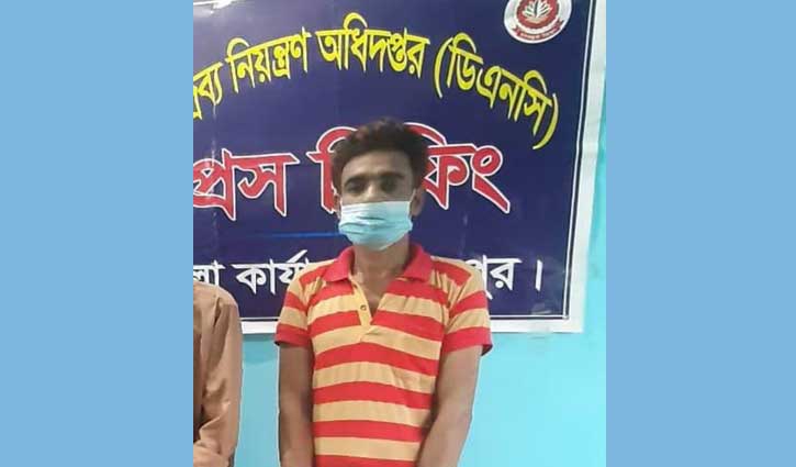 মাদক আইনে চাঁদপুরের ইতিহাসে সর্বোচ্চ ৫ বছরের সাজা পেলেন খালেক মাদক আইনে চাঁদপুরের ইতিহাসে সর্বোচ্চ ৫ বছরের সাজা পেলেন খালেক