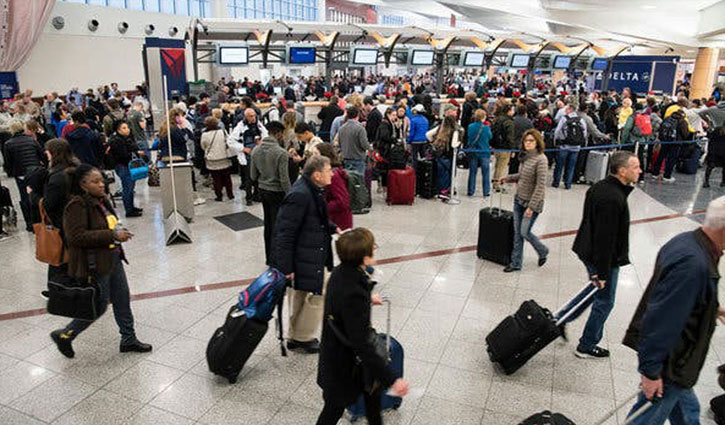 যুক্তরাষ্ট্রের বিমানবন্দরগুলোতে হঠাৎ বেড়েছে যাত্রী সংখ্যা