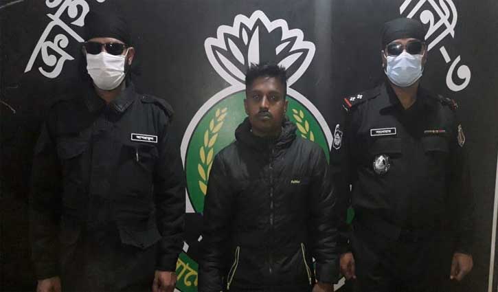 টাঙ্গাইলে র্যাব পরিচয়ে চাঁদা দাবি, যুবক আটক টাঙ্গাইলে র্যাব পরিচয়ে চাঁদা দাবি, যুবক আটক