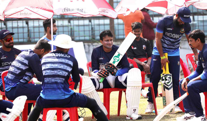 স্বস্তিতে মুমিনুল, চনমনে বাংলাদেশ, উদ্দীপ্ত উইন্ডিজ স্বস্তিতে মুমিনুল, চনমনে বাংলাদেশ, উদ্দীপ্ত উইন্ডিজ