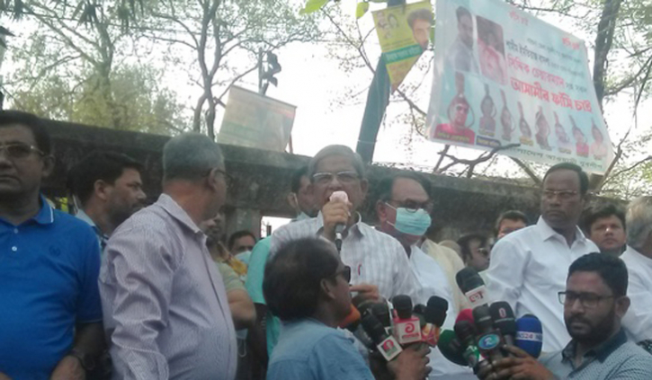 মুশতাক আহমেদের মৃত্যু: বিচার বিভাগীয় তদন্ত চান ফখরুল মুশতাক আহমেদের মৃত্যু: বিচার বিভাগীয় তদন্ত চান ফখরুল