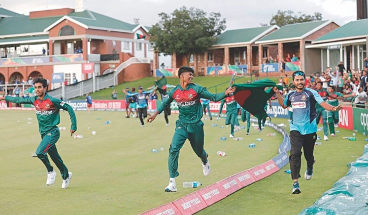 যুব ক্রিকেটারদের নিয়ে দূরদর্শী হতে পরামর্শ ডমিঙ্গোর যুব ক্রিকেটারদের নিয়ে দূরদর্শী হতে পরামর্শ ডমিঙ্গোর