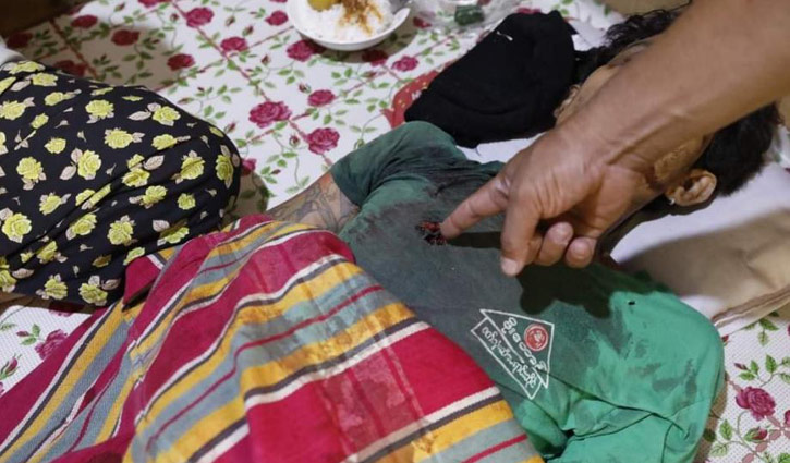 ছুটির দিনে লাশের মিছিল ছুটির দিনে লাশের মিছিল
