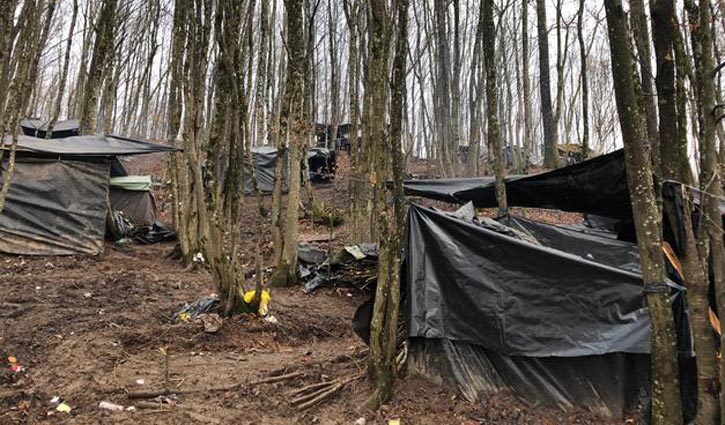 বসনিয়ার জঙ্গলে শীত ও কাদামাটিতে দিন পার করছে ১৫ বাংলাদেশি