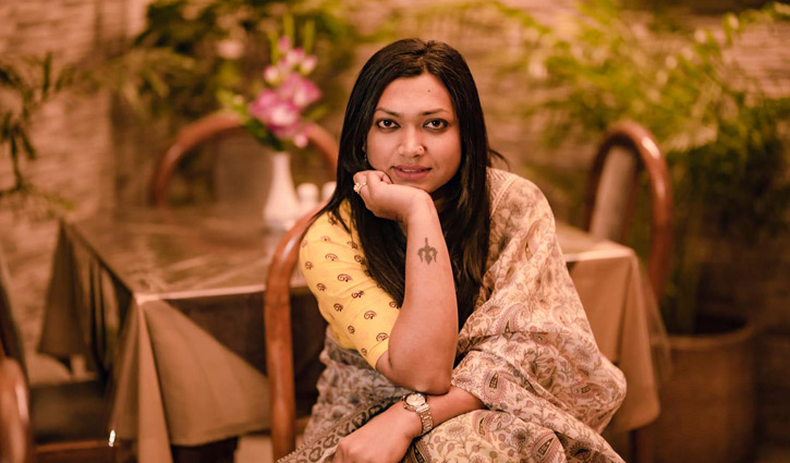‘‘আপনি ‘তৃতীয় লিঙ্গ’ বলছেন, তাহলে প্রথম ও দ্বিতীয় লিঙ্গ কে?’’ ‘‘আপনি ‘তৃতীয় লিঙ্গ’ বলছেন, তাহলে প্রথম ও দ্বিতীয় লিঙ্গ কে?’’