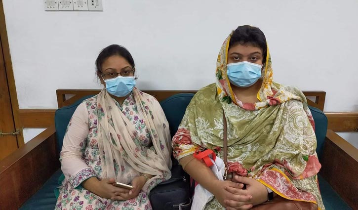 অধিকার নিশ্চিতে সেই দুই বোন হাইকোর্টে অধিকার নিশ্চিতে সেই দুই বোন হাইকোর্টে