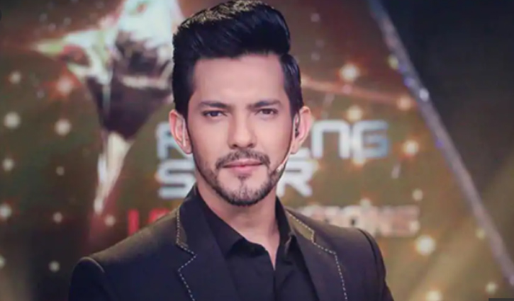 আর্থিক সংকট প্রসঙ্গে আদিত্য নারায়ণ যা বললেন আর্থিক সংকট প্রসঙ্গে আদিত্য নারায়ণ যা বললেন