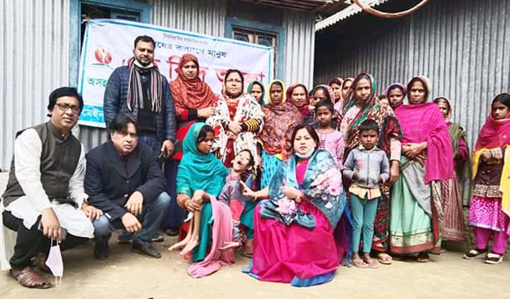 প্রতিবন্ধী এশার পাশে এক বিন্দু আলো প্রতিবন্ধী এশার পাশে এক বিন্দু আলো