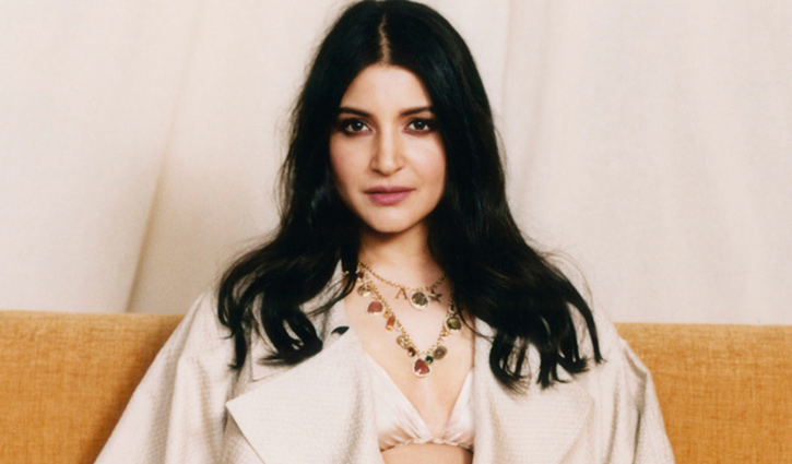 নাখোশ আনুশকা