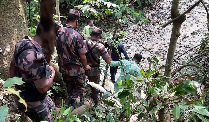 সাতছড়িতে অস্ত্র উদ্ধার অভিযান সমাপ্ত সাতছড়িতে অস্ত্র উদ্ধার অভিযান সমাপ্ত