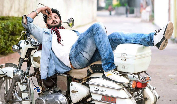 বাণিজ্যিক সিনেমায় চাহিদা কমেছে বাপ্পির! বাণিজ্যিক সিনেমায় চাহিদা কমেছে বাপ্পির!