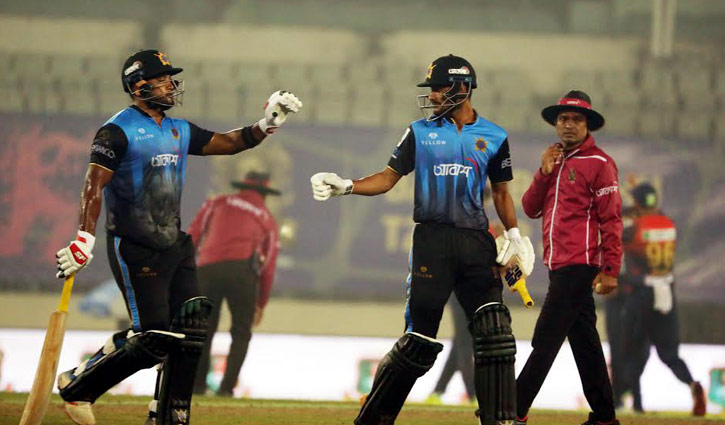 নাঈমের সেঞ্চুরির পরও ঢাকার ২ রানের আক্ষেপ নাঈমের সেঞ্চুরির পরও ঢাকার ২ রানের আক্ষেপ