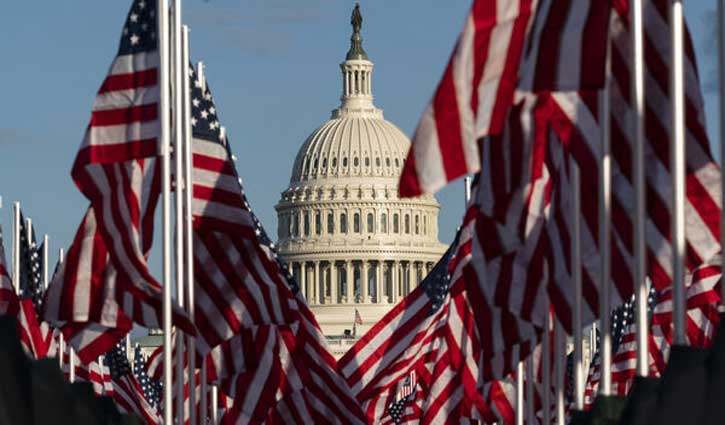প্রথম কর্মদিবসেই অভিবাসন বিষয়ে প্রস্তাব রাখতে যাচ্ছেন বাইডেন