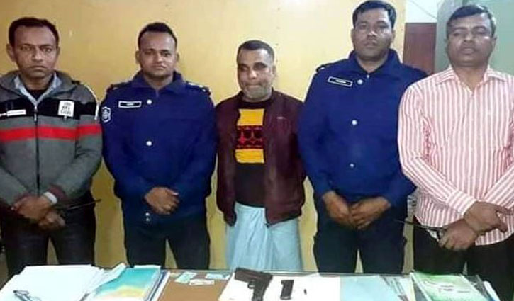 বগুড়ায় বিদেশি পিস্তলসহ দাদন ব্যবসায়ী আটক বগুড়ায় বিদেশি পিস্তলসহ দাদন ব্যবসায়ী আটক