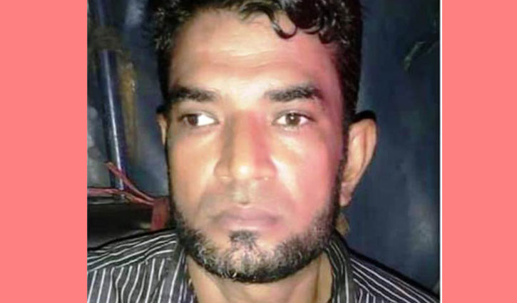 স্ত্রীকে কুপিয়ে হত্যার পর পুলিশ ডেকে স্বামীর আত্মসমর্পণ স্ত্রীকে কুপিয়ে হত্যার পর পুলিশ ডেকে স্বামীর আত্মসমর্পণ