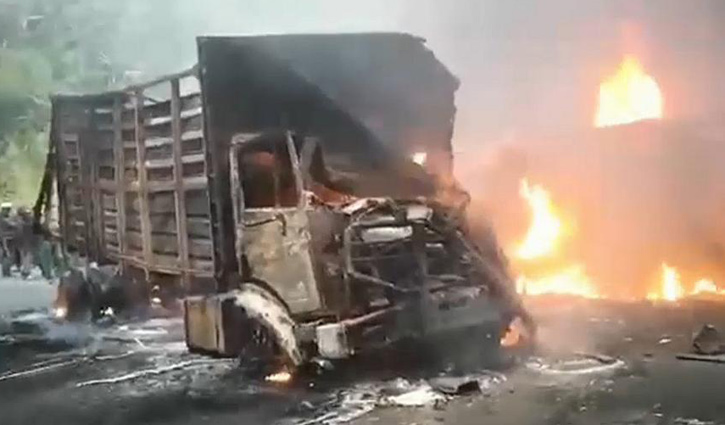ক্যামেরুনে বাস-তেলবাহী ভ্যানের সংঘর্ষে নিহত ৫৩ ক্যামেরুনে বাস-তেলবাহী ভ্যানের সংঘর্ষে নিহত ৫৩