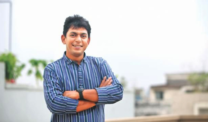আমাদের একজন চঞ্চল চৌধুরী আছেন আমাদের একজন চঞ্চল চৌধুরী আছেন