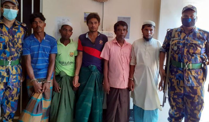 ক্যাম্পে মাদ্রাসা নির্মাণ: রোহিঙ্গাসহ ৬ জনকে জেল-জরিমানা ক্যাম্পে মাদ্রাসা নির্মাণ: রোহিঙ্গাসহ ৬ জনকে জেল-জরিমানা