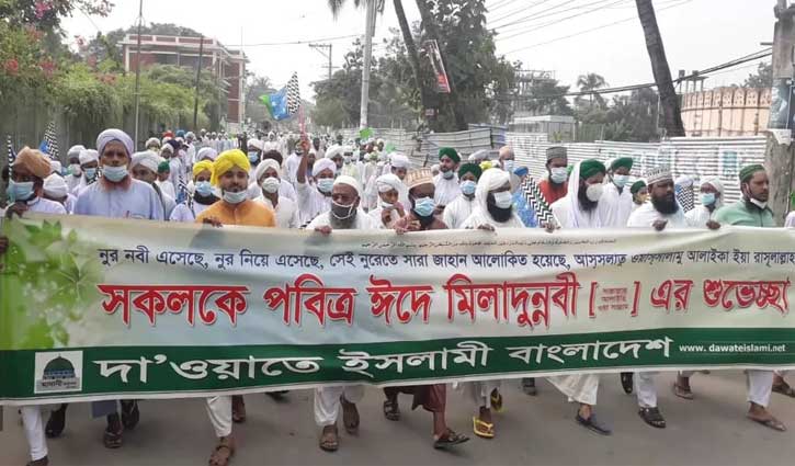ঈদে মিলাদুন্নবী উপলক্ষে দাওয়াতে ইসলামীর জুলুস ঈদে মিলাদুন্নবী উপলক্ষে দাওয়াতে ইসলামীর জুলুস