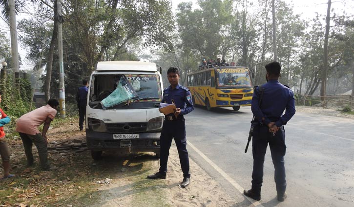 মাগুরায় ট্রাকের ধাক্কায় বৃদ্ধ নিহত মাগুরায় ট্রাকের ধাক্কায় বৃদ্ধ নিহত