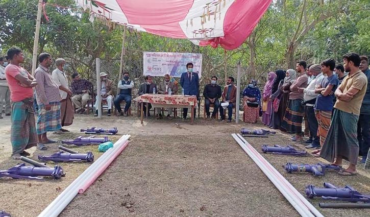 দোস্ত এইড ও শিকড়ের এক হাজার টিউবওয়েল বিতরণ শুরু দোস্ত এইড ও শিকড়ের এক হাজার টিউবওয়েল বিতরণ শুরু