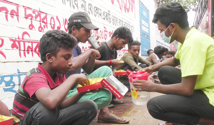 ভালো কাজ করলেই খাবার ফ্রি ভালো কাজ করলেই খাবার ফ্রি