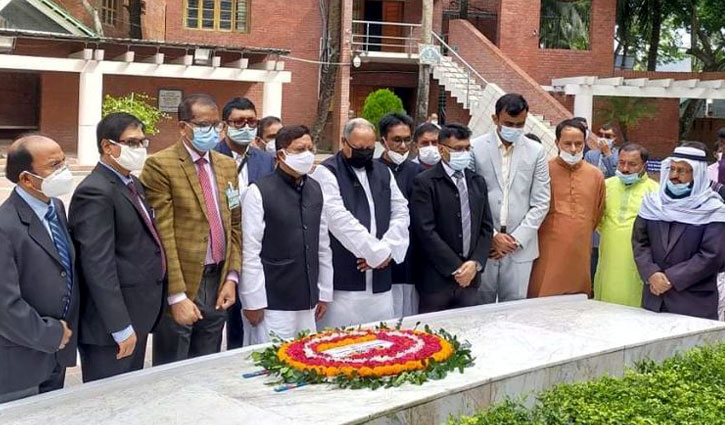 ‘প্রধানমন্ত্রী আধুনিক ডিজিটাল বাংলাদেশের কারিগর’ ‘প্রধানমন্ত্রী আধুনিক ডিজিটাল বাংলাদেশের কারিগর’