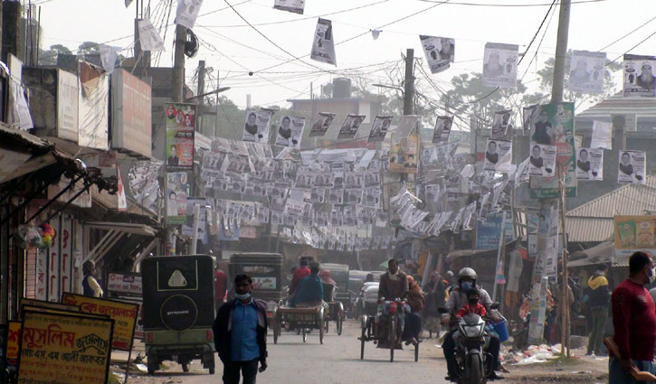 টুঙ্গিপাড়ায় এতো পোস্টার ! টুঙ্গিপাড়ায় এতো পোস্টার !