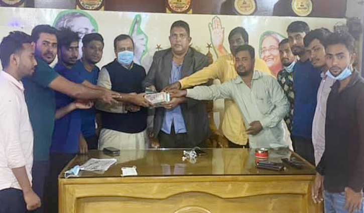 ৭ লাখ টাকা ফেরত দিয়ে দৃষ্টান্ত স্থাপন সিএনজিচালকের ৭ লাখ টাকা ফেরত দিয়ে দৃষ্টান্ত স্থাপন সিএনজিচালকের