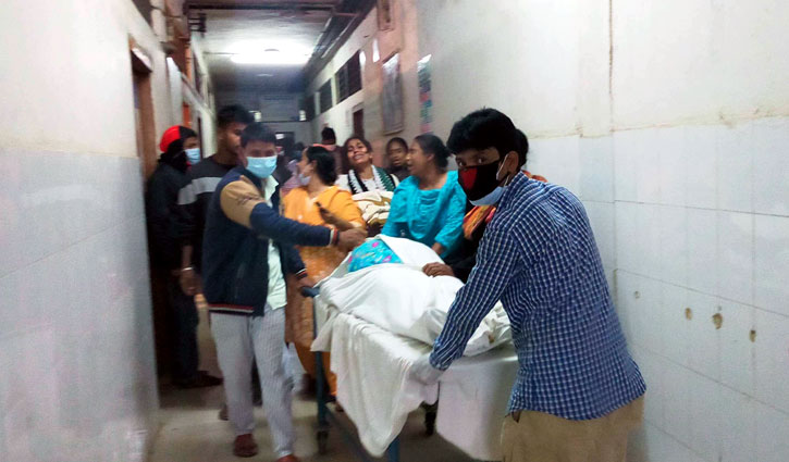 জামালপুরে সড়ক দুর্ঘনায় মাধ্যমিক শিক্ষা কর্মকর্তার মৃত্যু জামালপুরে সড়ক দুর্ঘনায় মাধ্যমিক শিক্ষা কর্মকর্তার মৃত্যু
