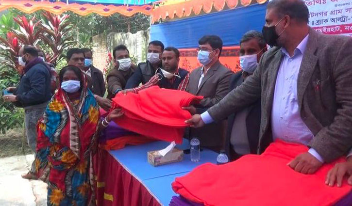 ‘অ্যাটা কম্বল পাইছু, একন আতোত ভালো ঘুম হবে’ ‘অ্যাটা কম্বল পাইছু, একন আতোত ভালো ঘুম হবে’