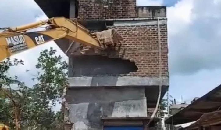 সাতক্ষীরায় জলাবদ্ধতা নিরসনে অবৈধ স্থাপনা উচ্ছেদ সাতক্ষীরায় জলাবদ্ধতা নিরসনে অবৈধ স্থাপনা উচ্ছেদ