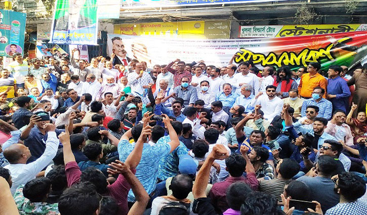 খুলনায় পুলিশি বেষ্টনীর মধ্যেই বিএনপির মহাসমাবেশ খুলনায় পুলিশি বেষ্টনীর মধ্যেই বিএনপির মহাসমাবেশ