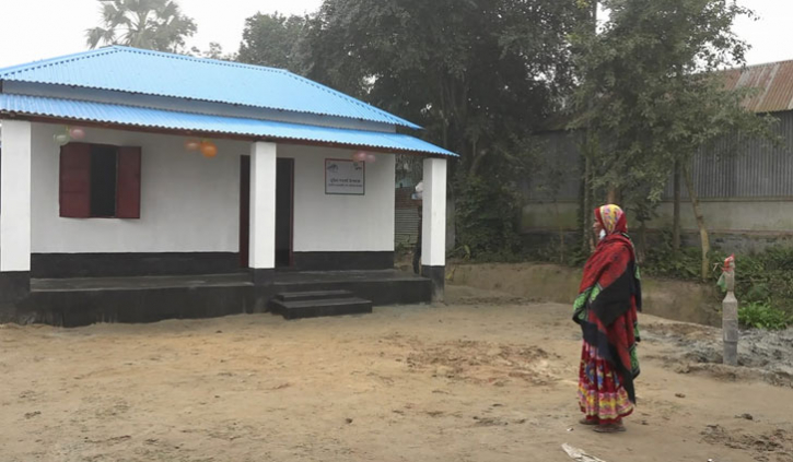 ‘আল্লাহ প্রধানমন্ত্রীকে খুব বালা রাহুক’ ‘আল্লাহ প্রধানমন্ত্রীকে খুব বালা রাহুক’