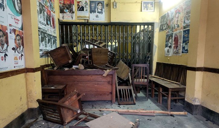 কুষ্টিয়ায় বিএনপি কার্যালয়ে ভাঙচুর কুষ্টিয়ায় বিএনপি কার্যালয়ে ভাঙচুর