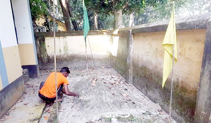 লাখাই প্রাণিসম্পদ কার্যালয় প্রাঙ্গণে ‘মাজার’ বিড়ম্বনা লাখাই প্রাণিসম্পদ কার্যালয় প্রাঙ্গণে ‘মাজার’ বিড়ম্বনা