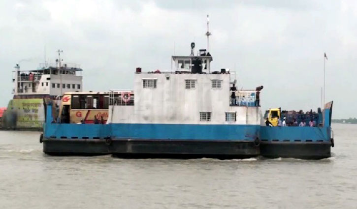 ৪ ফেরি বিকল, পাটুরিয়া-দৌলতদিয়ায় পারাপার ব্যাহত ৪ ফেরি বিকল, পাটুরিয়া-দৌলতদিয়ায় পারাপার ব্যাহত