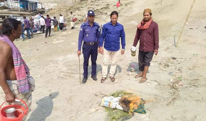 যমুনায় কারেন্ট জাল জব্দ, ৬ জেলের জরিমানা যমুনায় কারেন্ট জাল জব্দ, ৬ জেলের জরিমানা