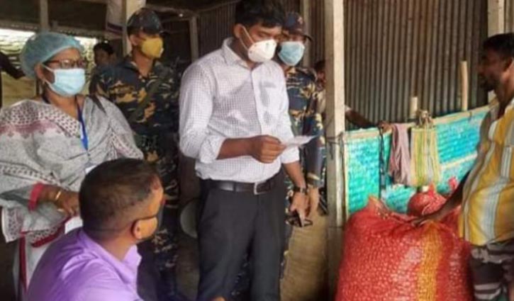 মানিকগঞ্জে বেশি দামে পেঁয়াজ বিক্রি করায় জরিমানা মানিকগঞ্জে বেশি দামে পেঁয়াজ বিক্রি করায় জরিমানা