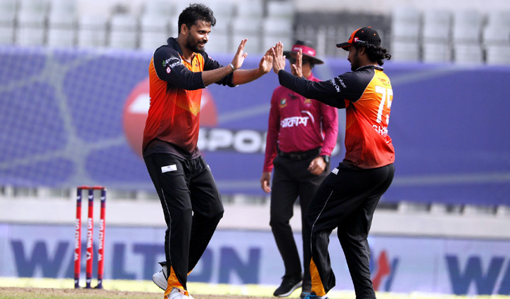 সাব্বির-রবির জাদুতে মাশরাফি-সাকিবদের পরাজয় সাব্বির-রবির জাদুতে মাশরাফি-সাকিবদের পরাজয়