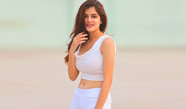 নতুন প্রেমে মধুমিতা? নতুন প্রেমে মধুমিতা?